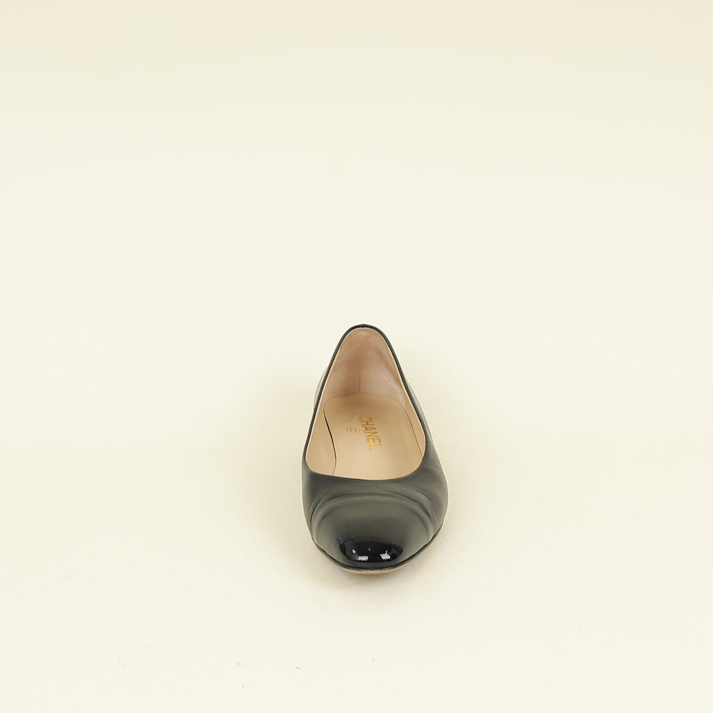 Chanel Black CC Cap Toe Ballerina 39