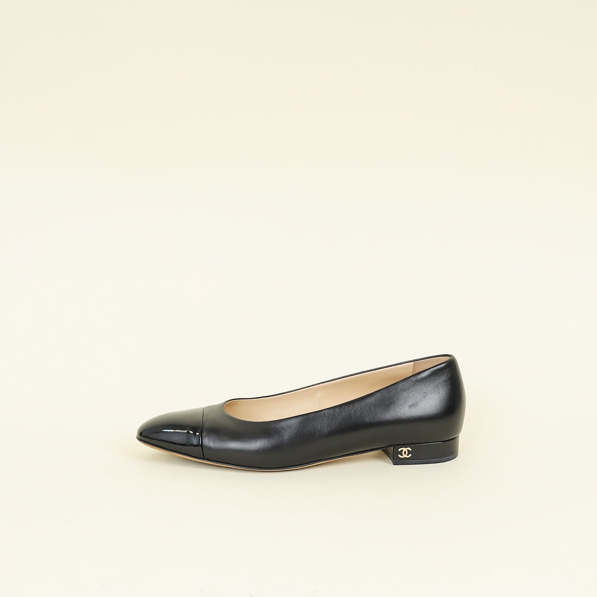 Chanel Black CC Cap Toe Ballerina 39