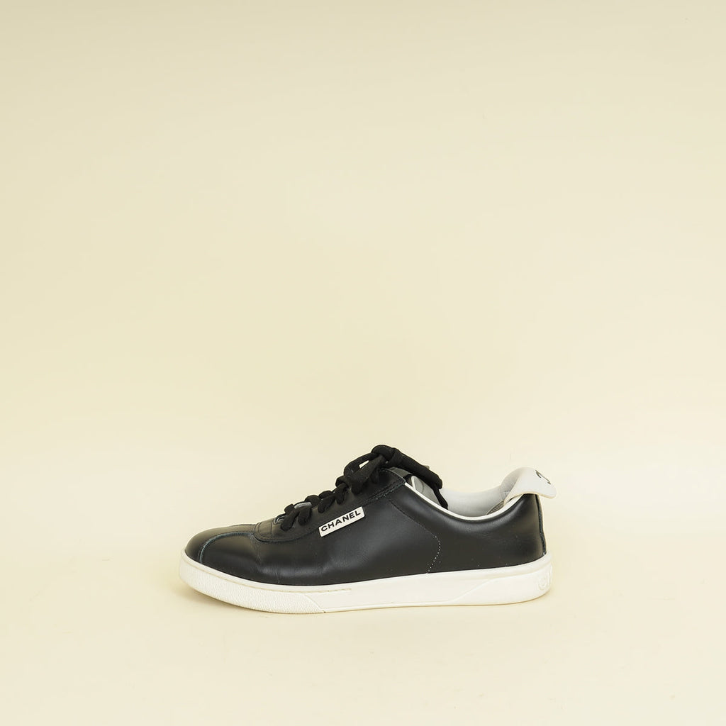 Chanel Black Logo Lace Up CC Low Top Sneakers 38.5
