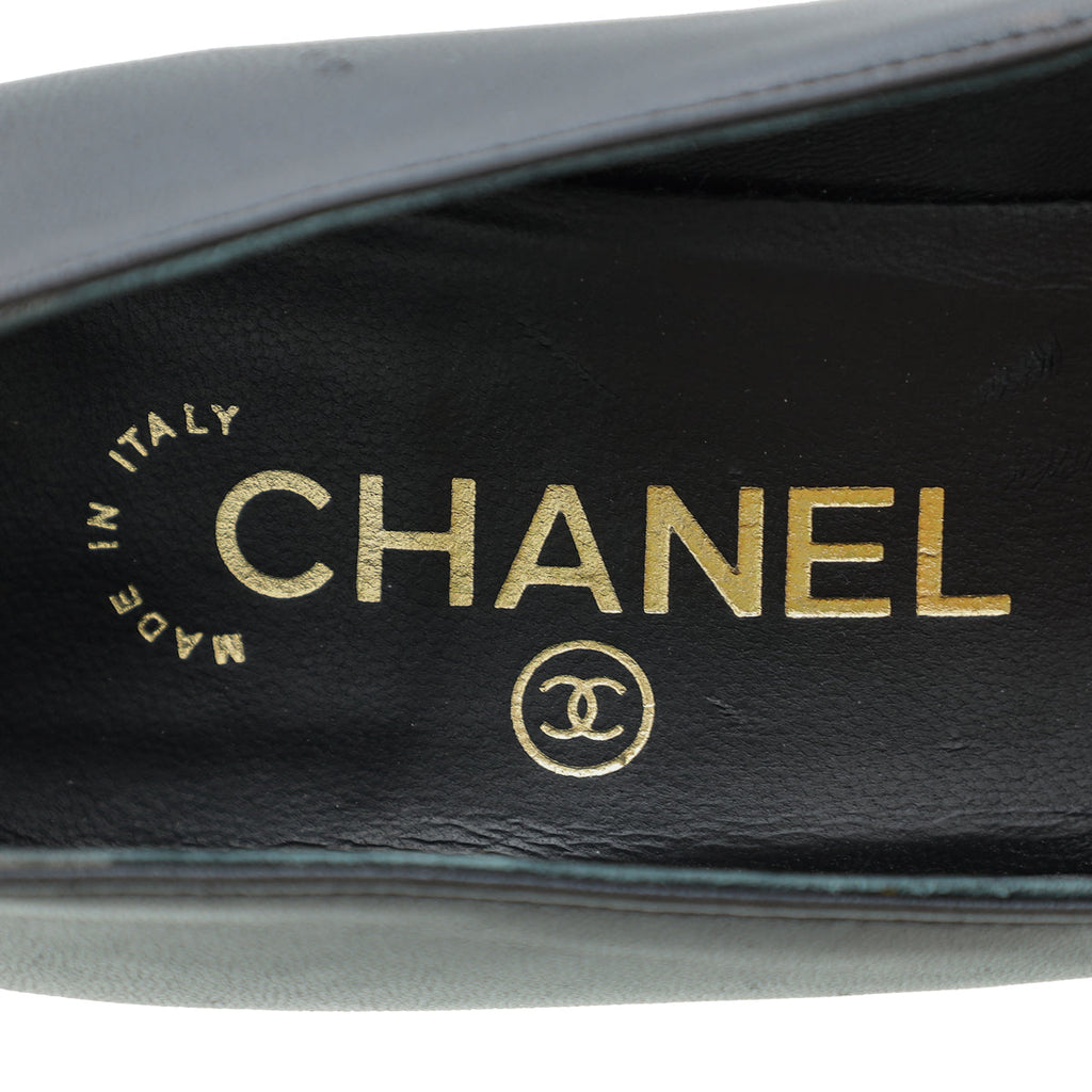Chanel Black CC Cap Toe Pearl Heel Pump 38.5