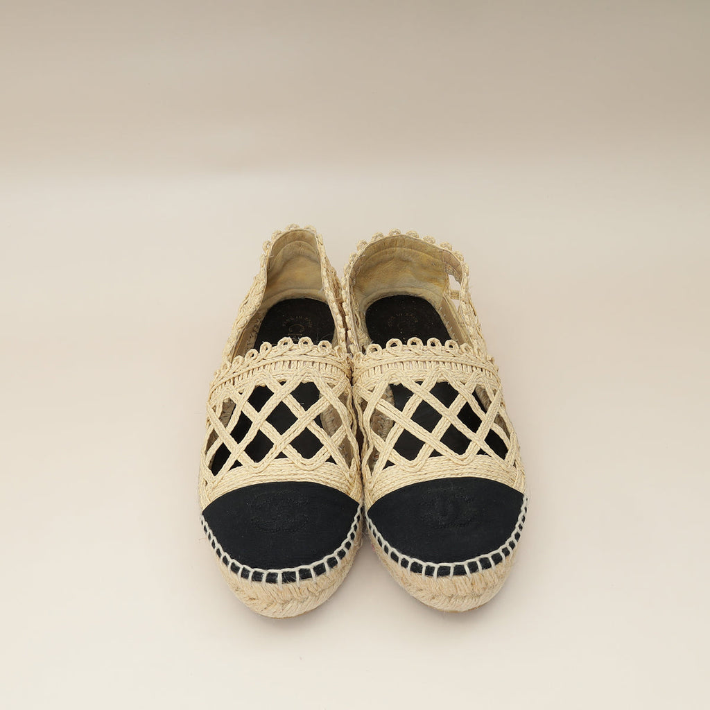 Chanel Bicolor CC Cap Toe Raffia Espadrille 38