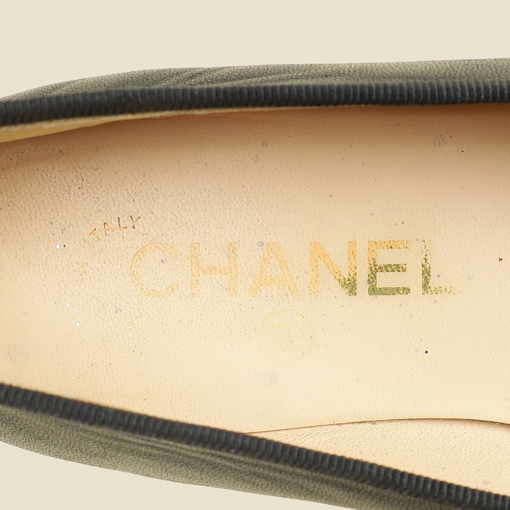 Chanel Black CC Cap Toe Flat Ballerina 38