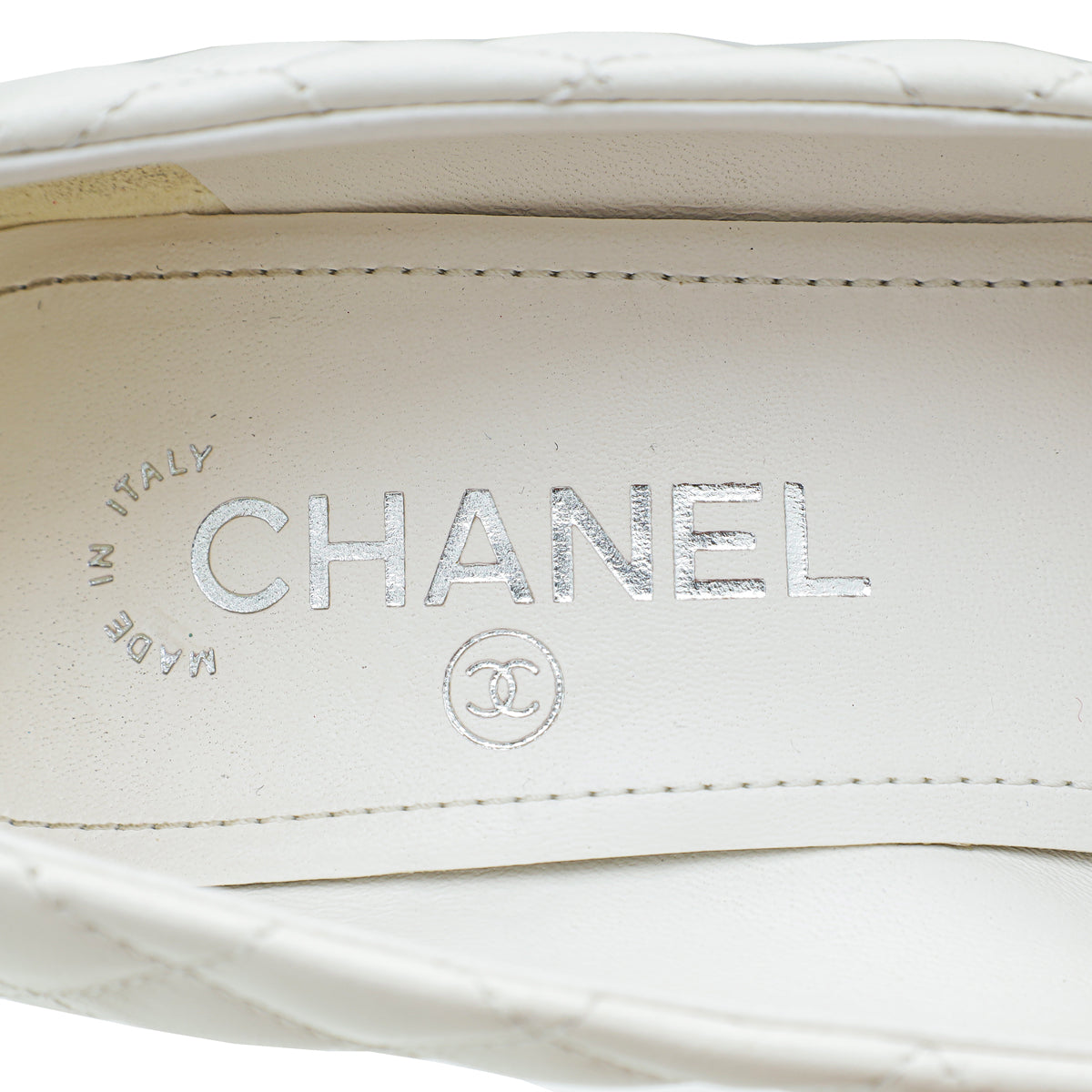 Chanel Bicolor CC Cap Toe Chain Quilted Pump 39