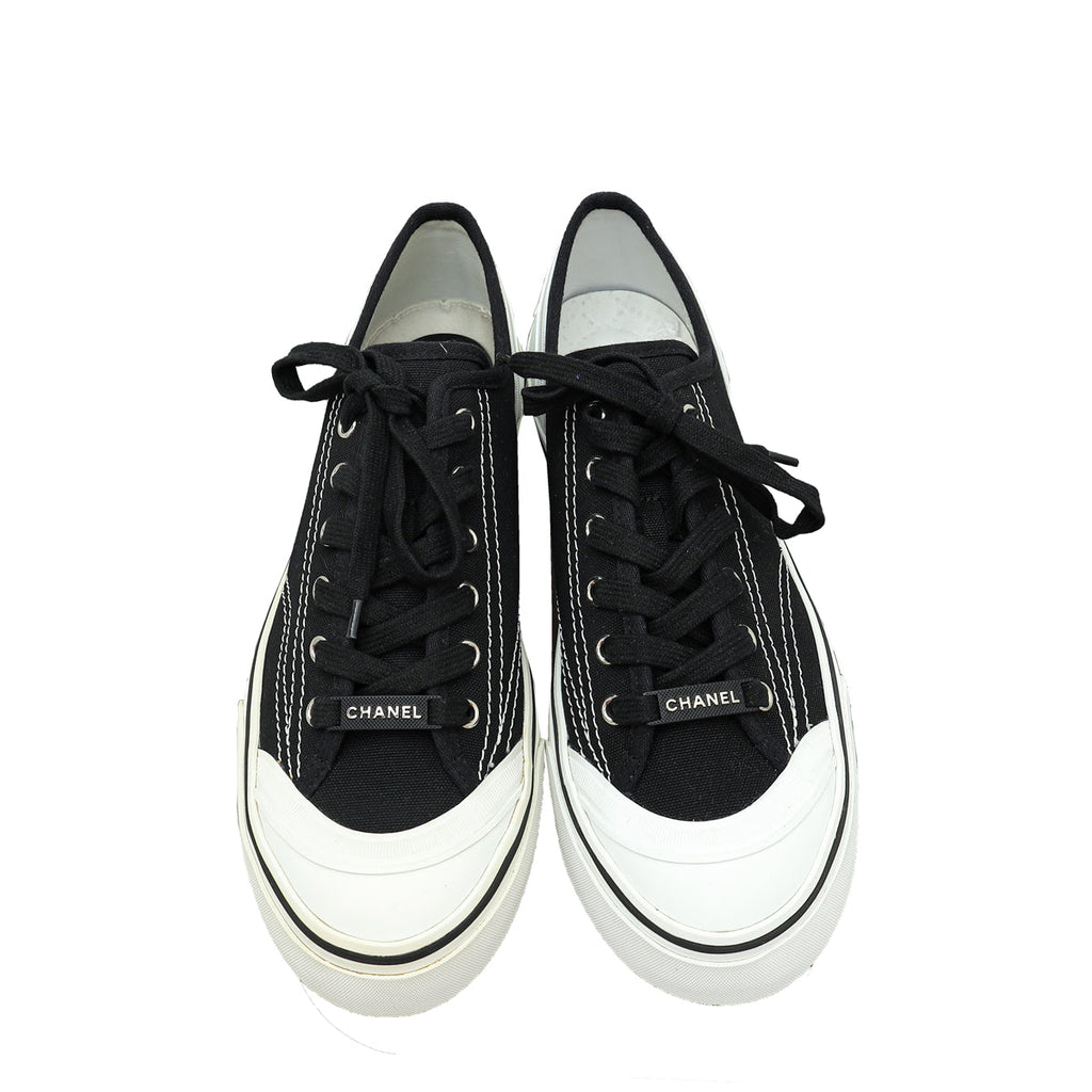 Chanel Bicolor Lace Up Low Top Sneakers 41.5
