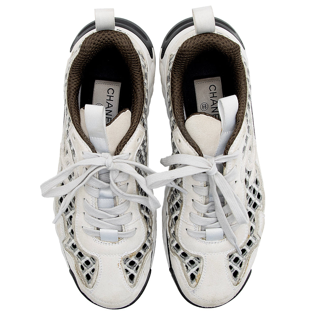 Chanel Suede Calfskin Embroidered CC Sneakers - Size 8 / 38 (SHF-22982)