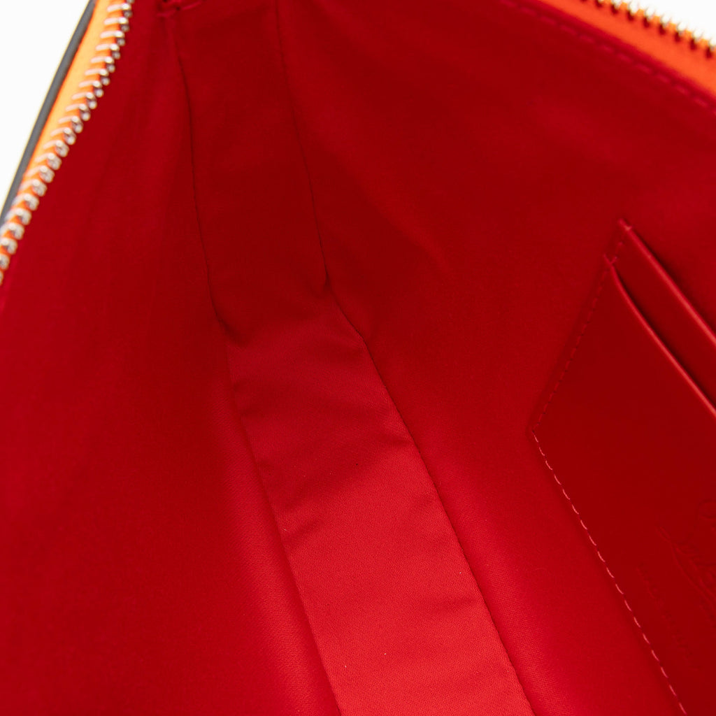 Christian Louboutin Calfskin Loubinthesky Loubila Pouch (SHF-1NOmuV)