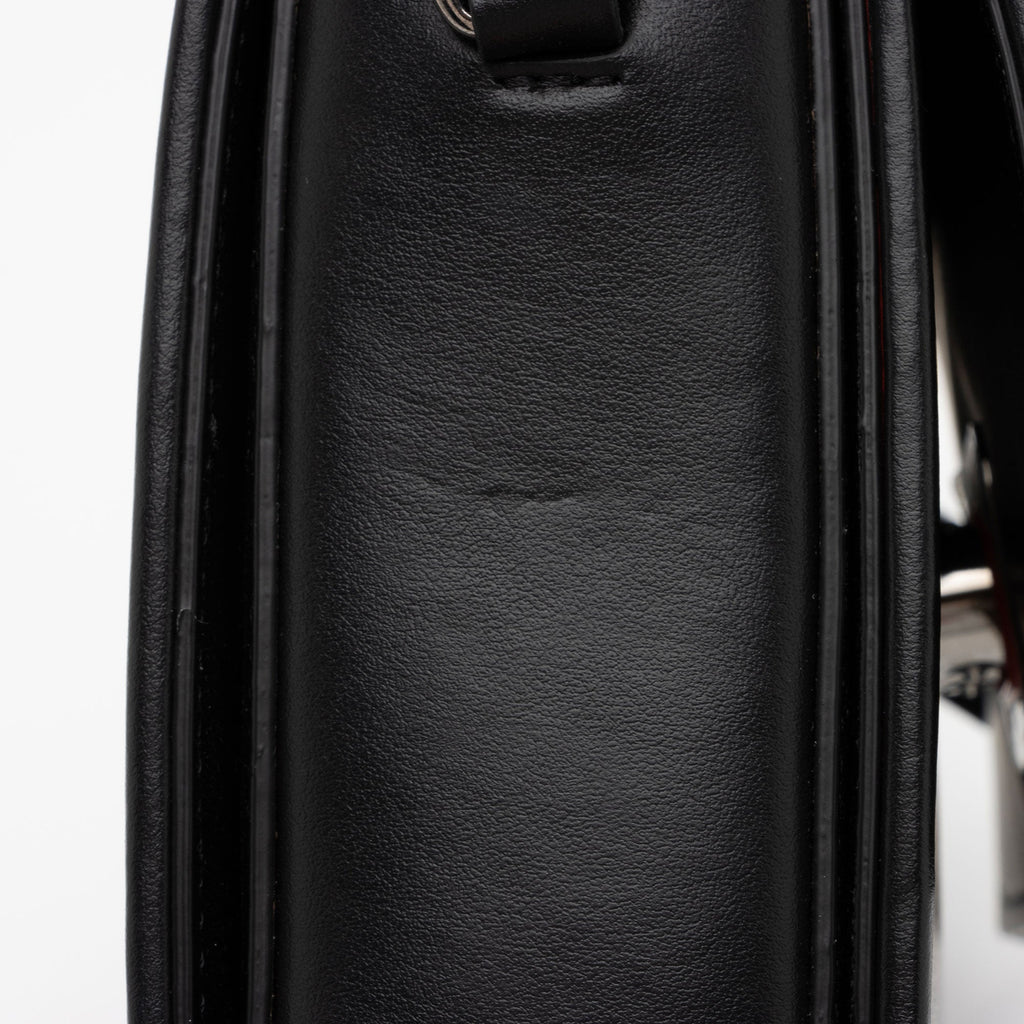 Christian Louboutin Calfskin Studded Carasky Shoulder Bag (SHF-AI8mzx)