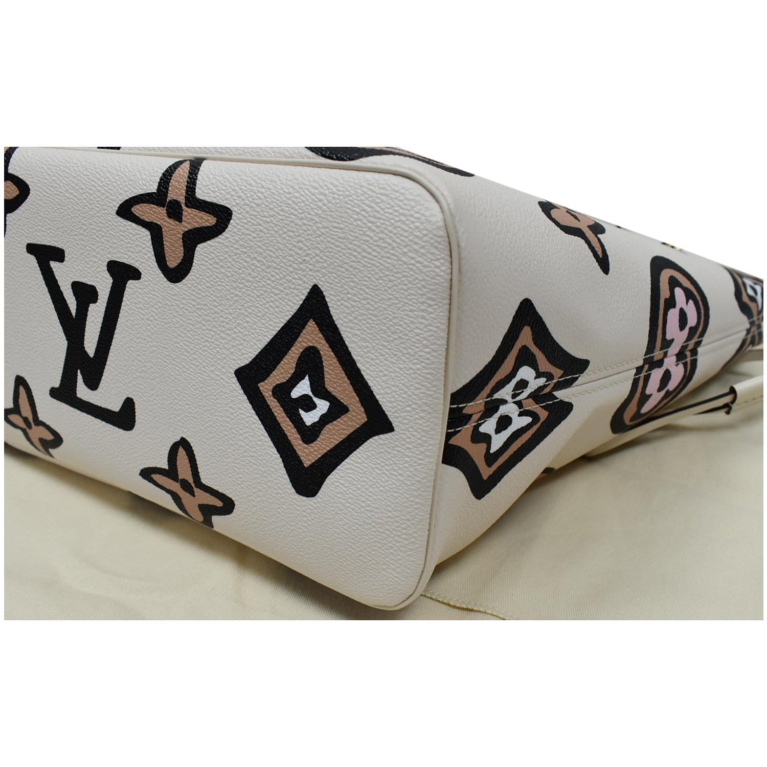 Louis Vuitton Neverfull MM Wild At Heart Monogram Canvas Tote Bag Cream