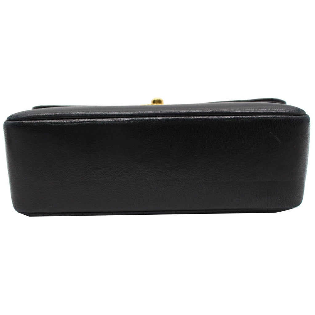 CHANEL Vintage Border Flap Lambskin Shoulder Bag Black