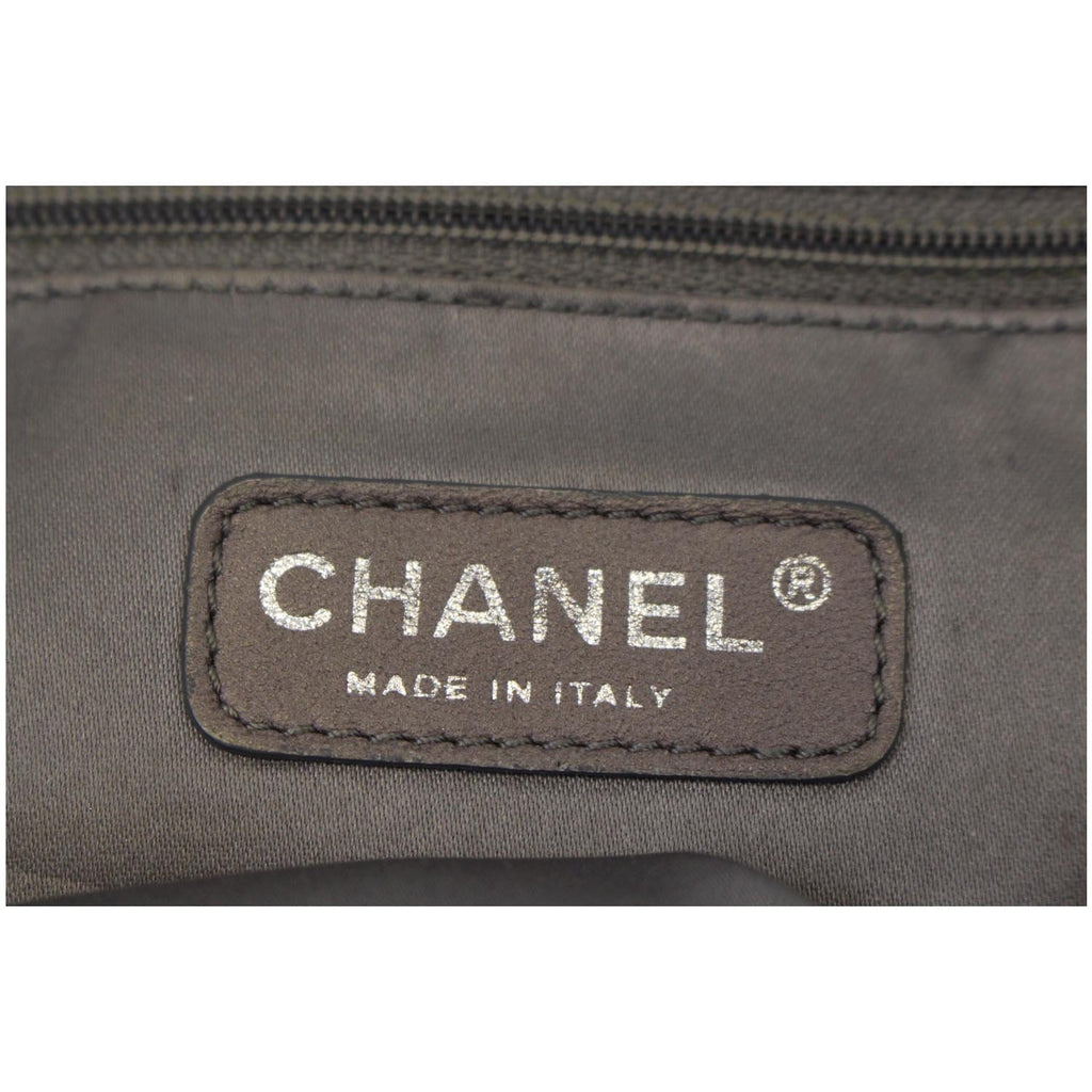 CHANEL Quilted Pattern Jumbo Single Flap Bag Black