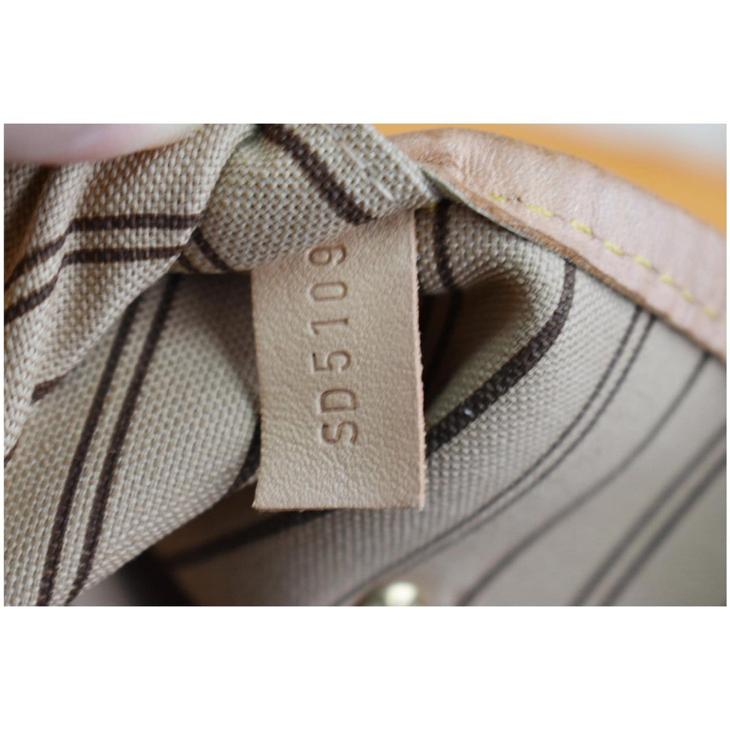 LOUIS VUITTON Neverfull MM Monogram Canvas Tote Bag Brown