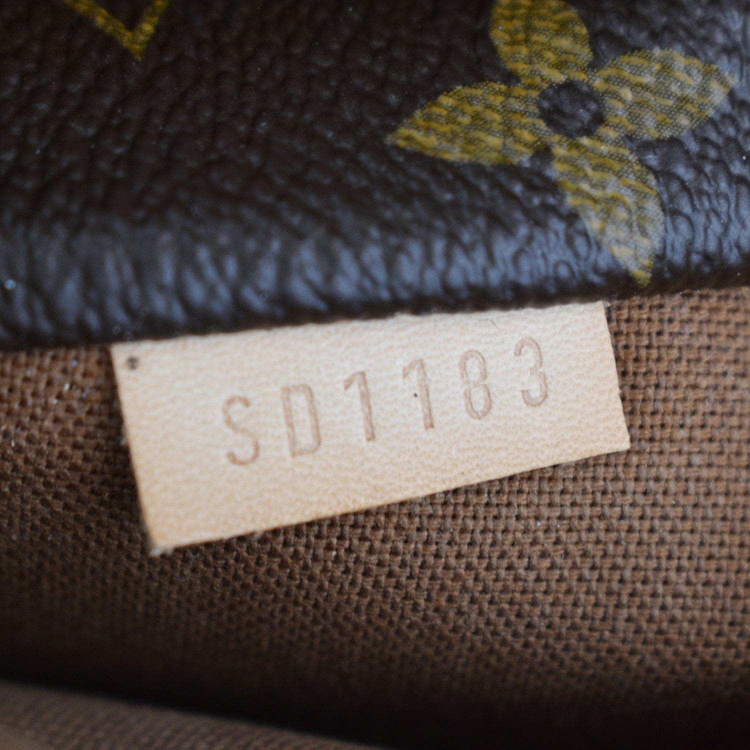 LOUIS VUITTON Totally MM Monogram Canvas Shoulder Bag Brown
