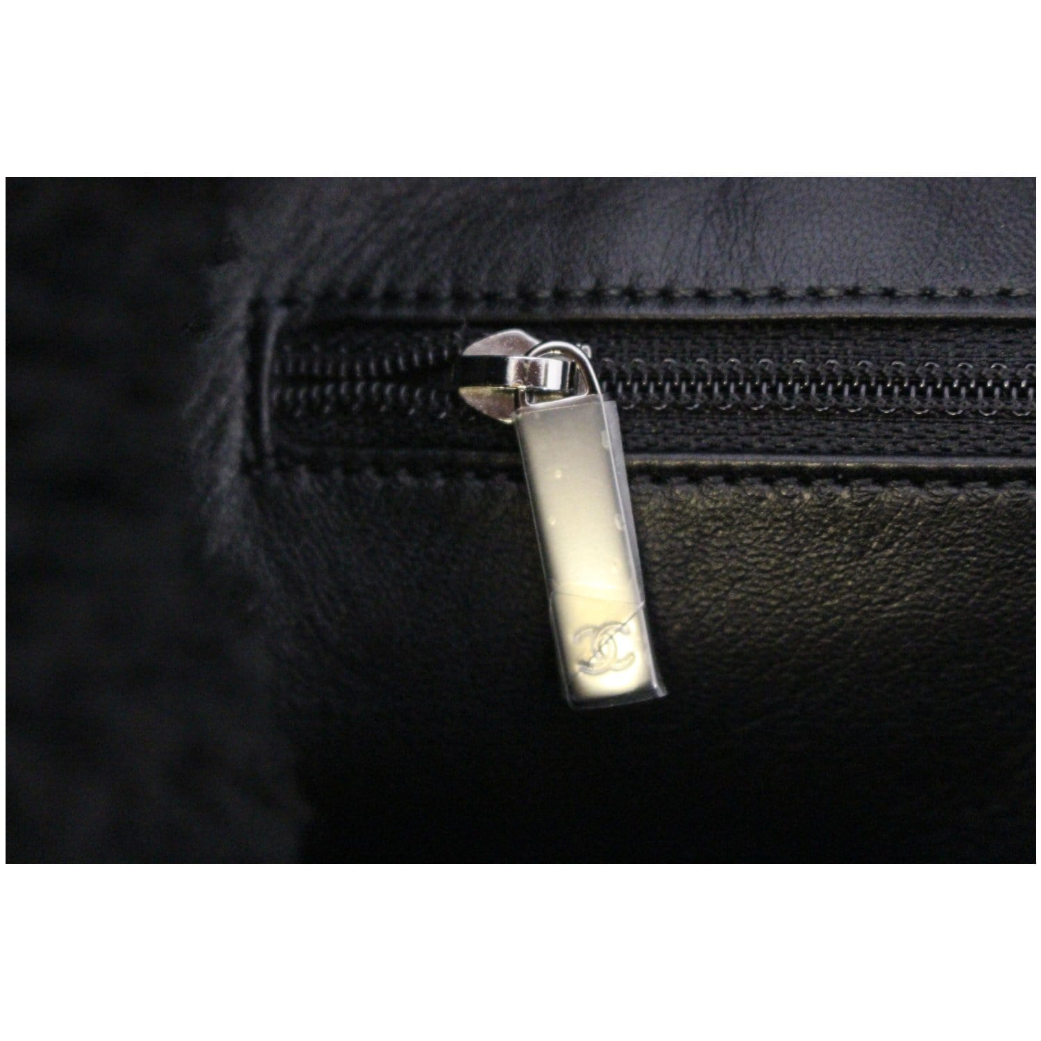 CHANEL Cozy CC Shearling and Lambskin Tote Bag Black