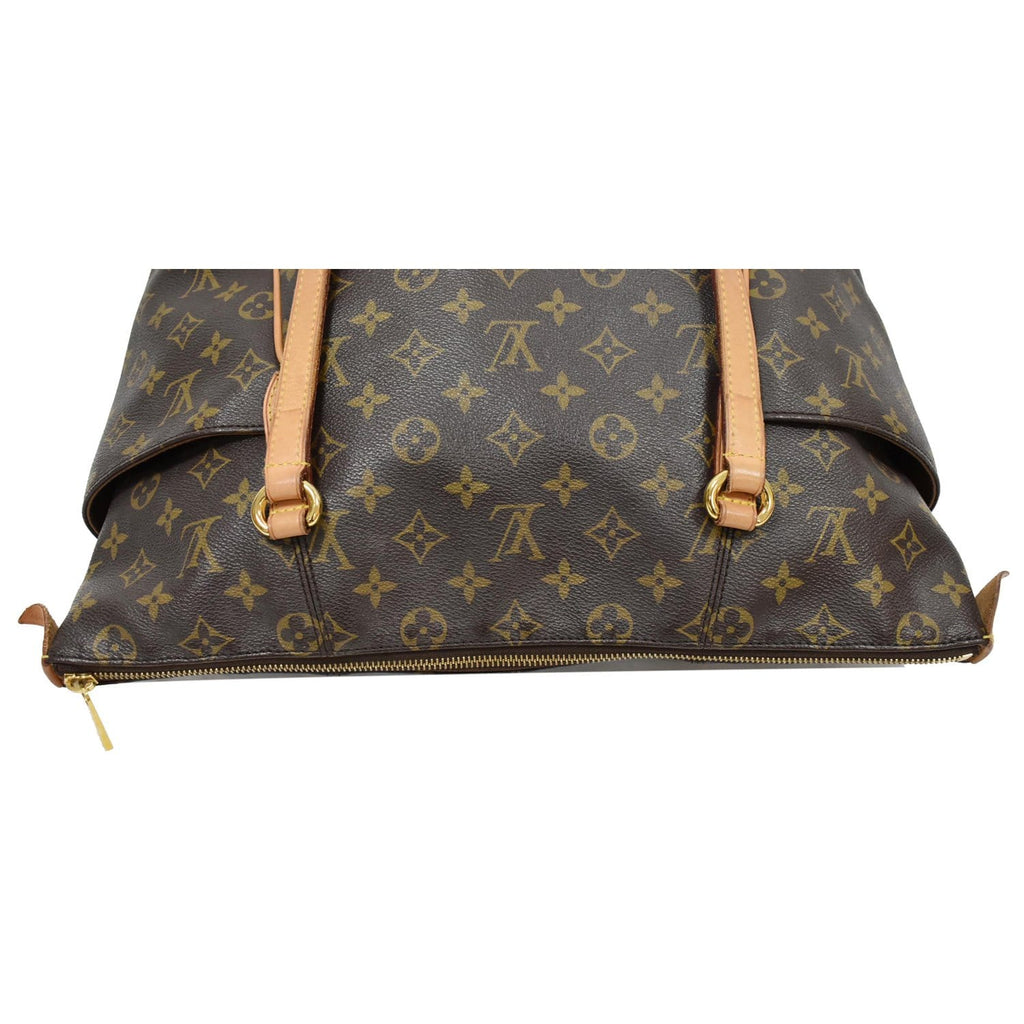 LOUIS VUITTON Totally MM Monogram Canvas Shoulder Bag Brown