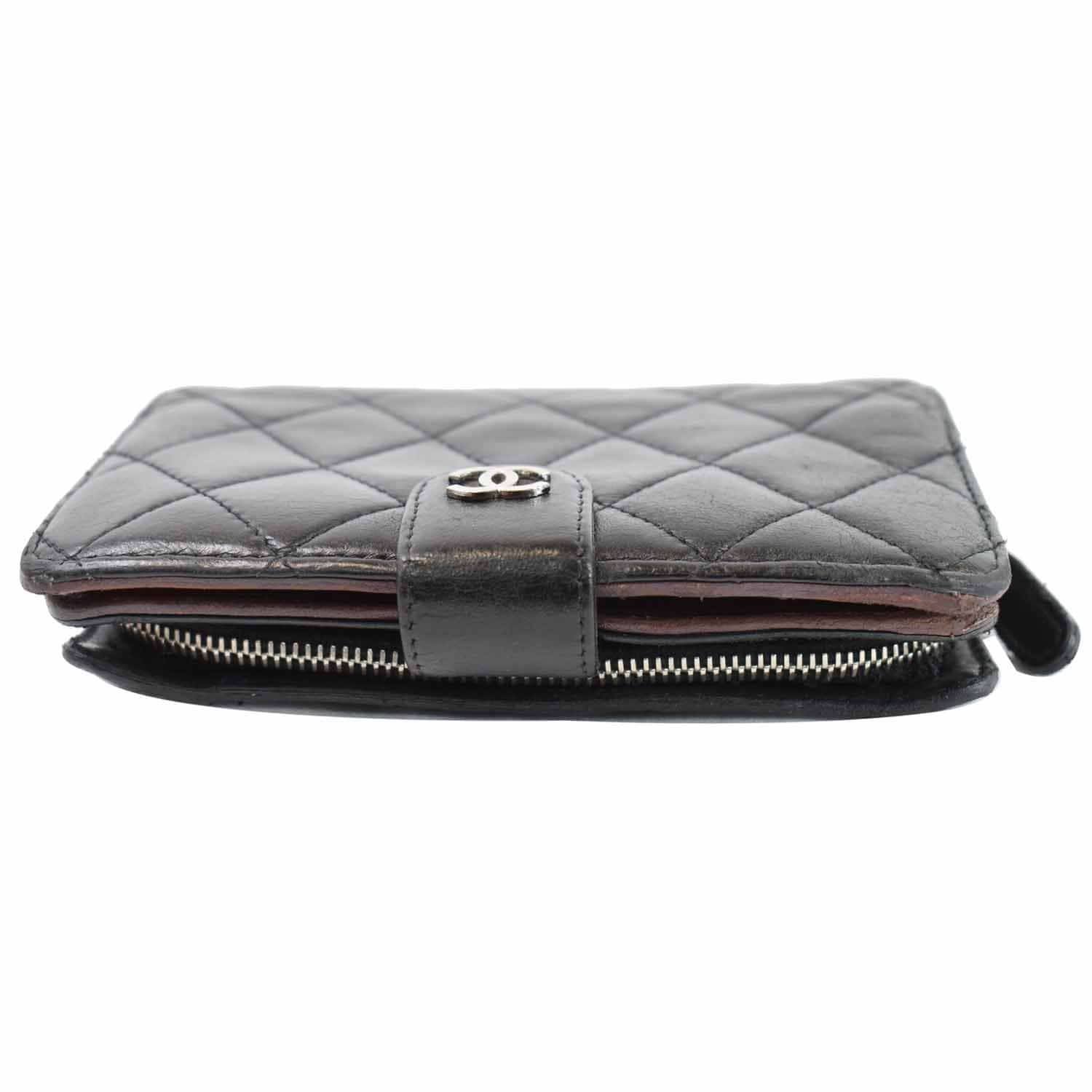 CHANEL CC Lambskin Leather Bifold Wallet Black