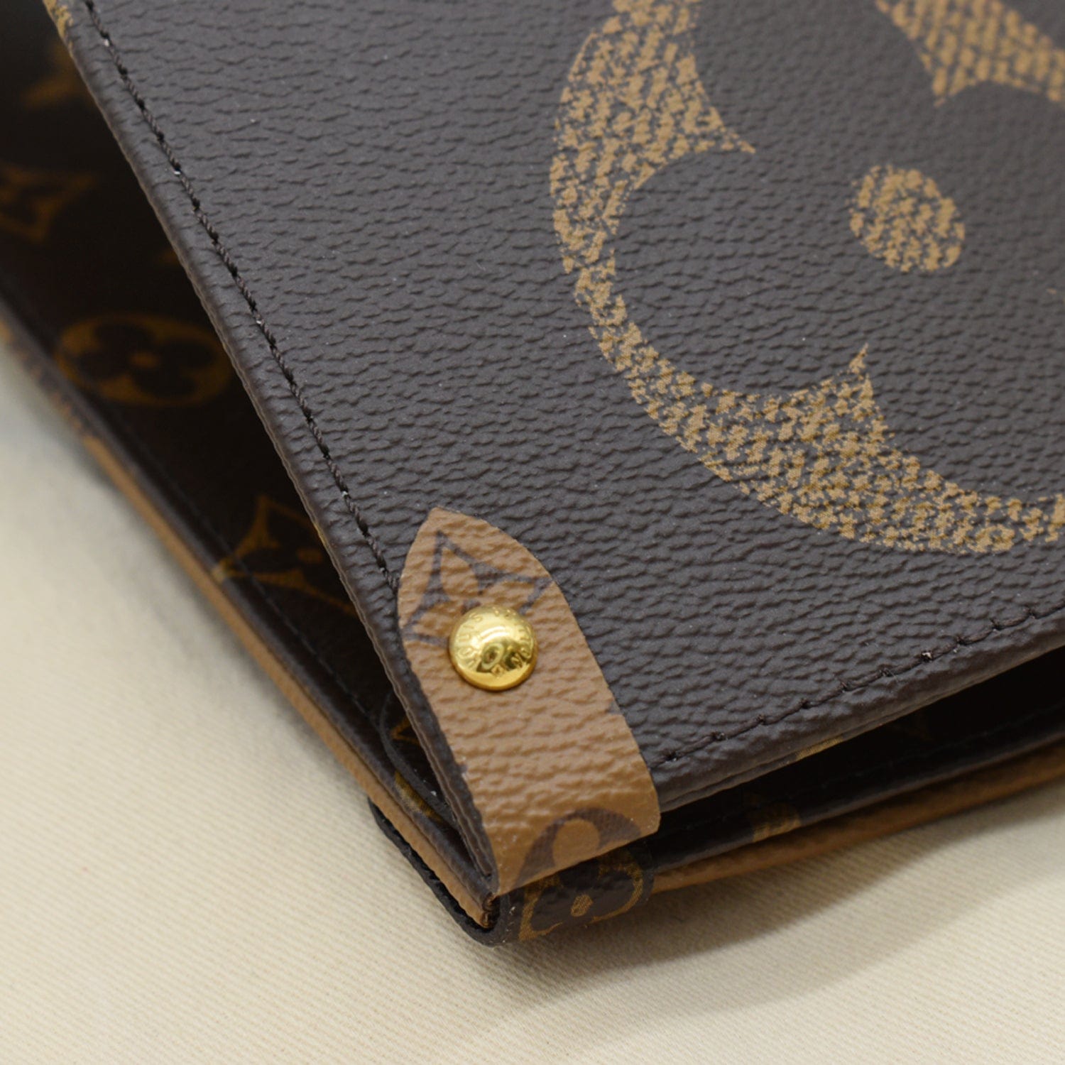 LOUIS VUITTON Onthego GM Giant Monogram Canvas Tote Shoulder Bag Brown