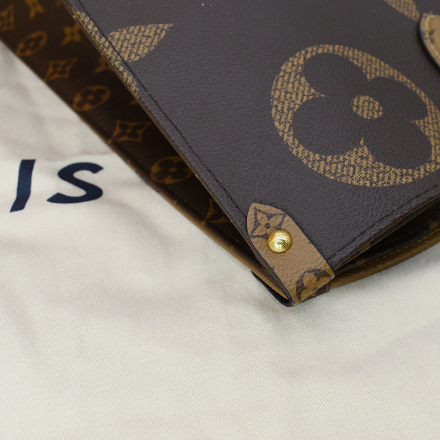LOUIS VUITTON Onthego GM Giant Monogram Canvas Tote Shoulder Bag Brown