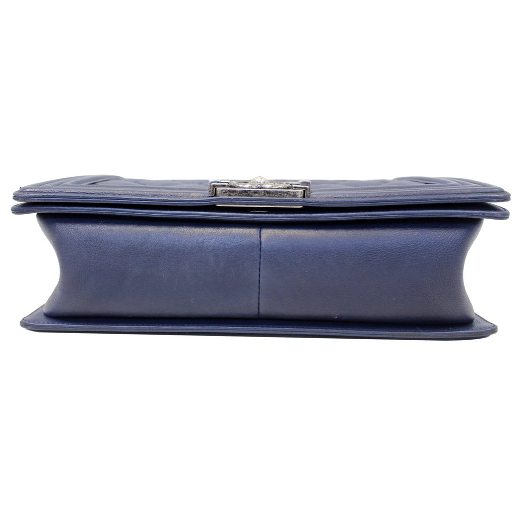 CHANEL New Medium Boy Flap Calfskin Double Stitch Shoulder Bag Navy