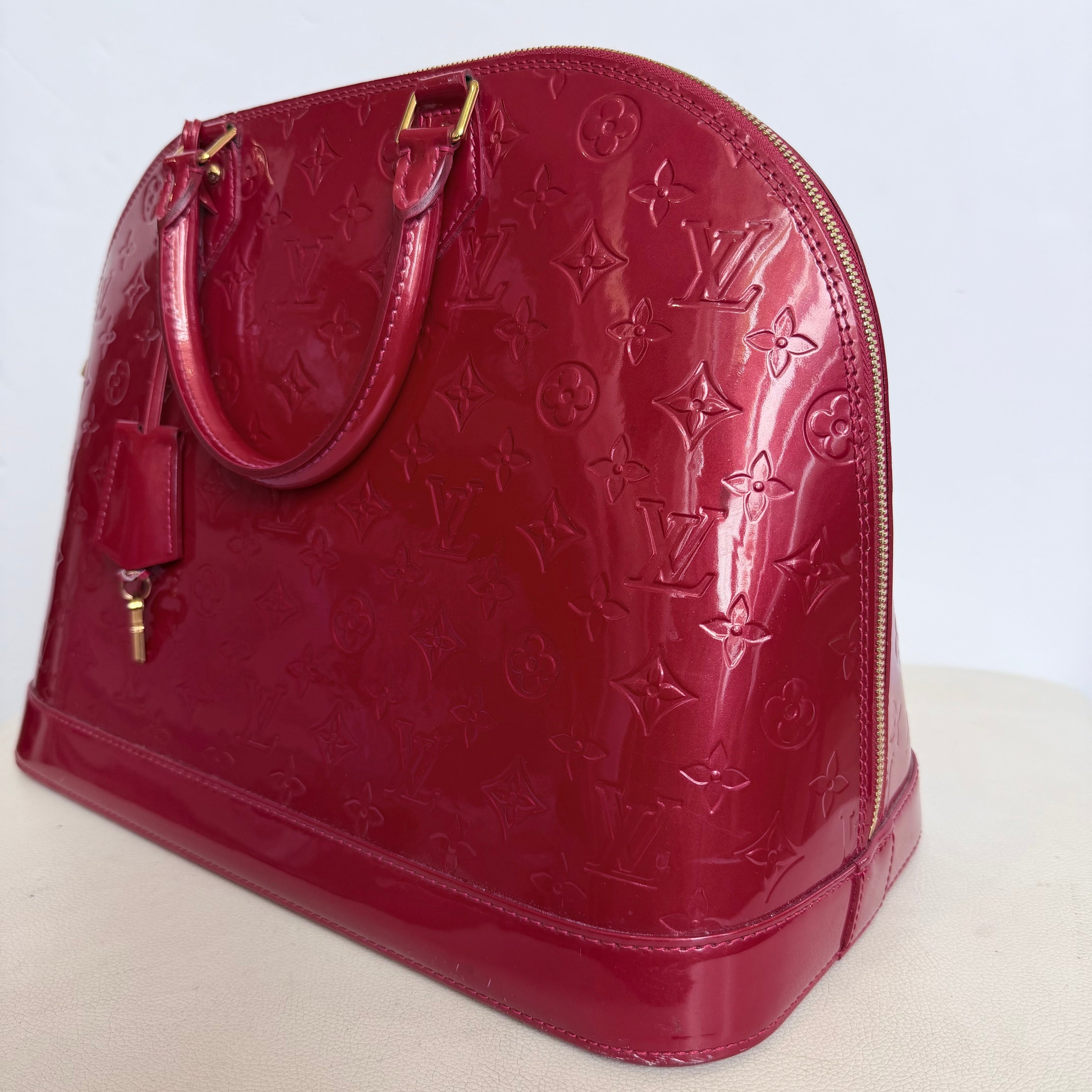 LOUIS VUITTON Vernis Alma MM Pomme D'Amour