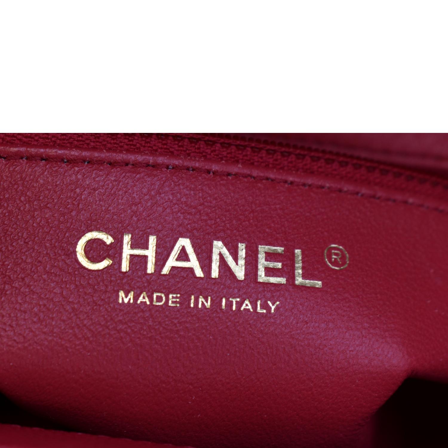 CHANEL Business Affinity Small Caviar Quilted Shoulder Bag Red