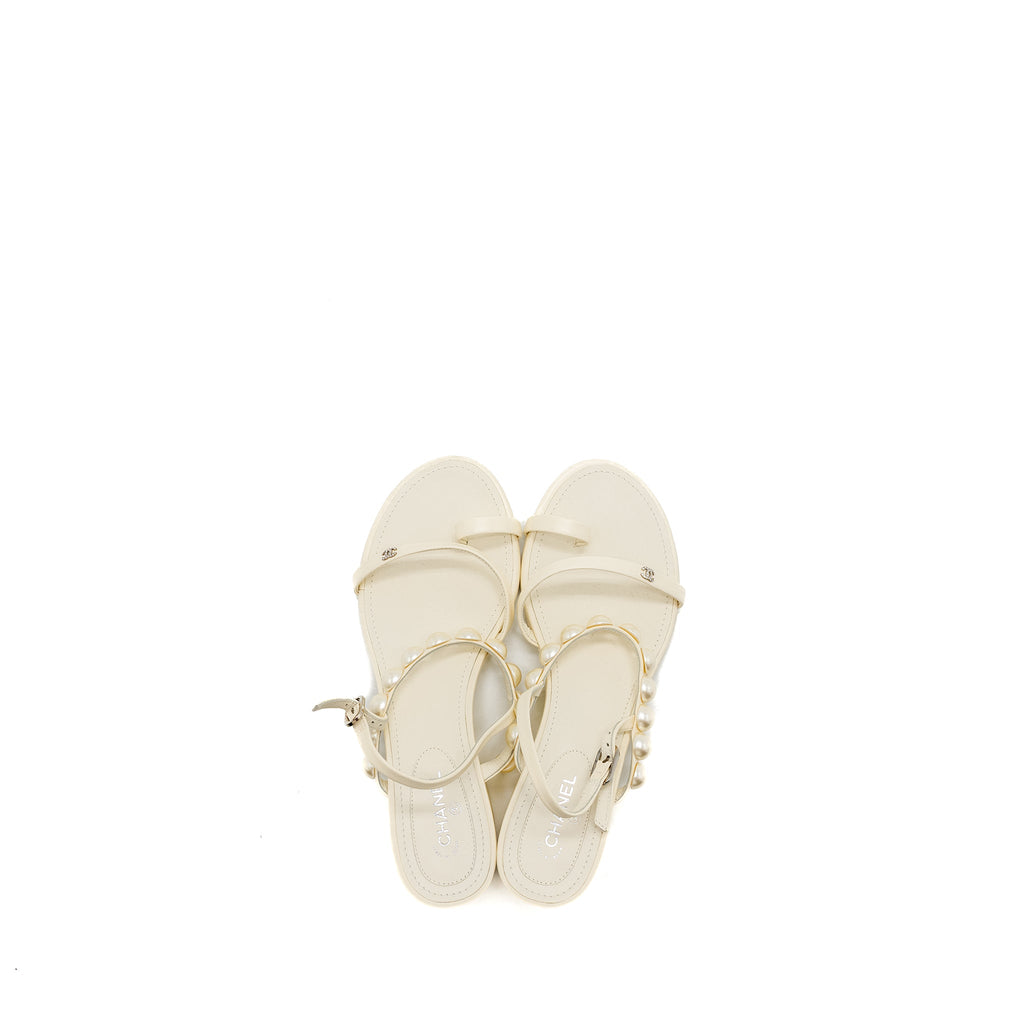 Chanel Size 38.5 Pearl Sandal Leather White