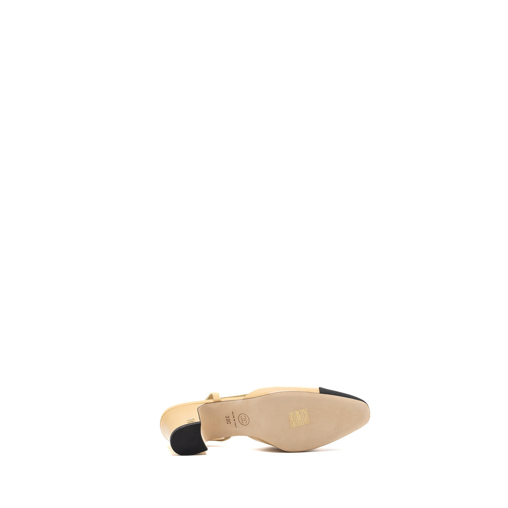 Chanel size 38 slingbacks leather beige / black L