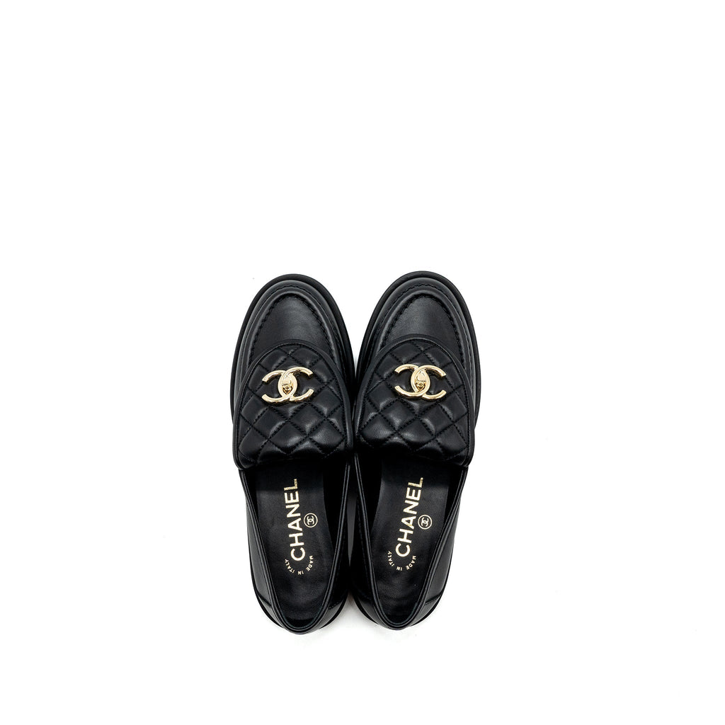 Chanel size 36 CC Turnlock loafers black L