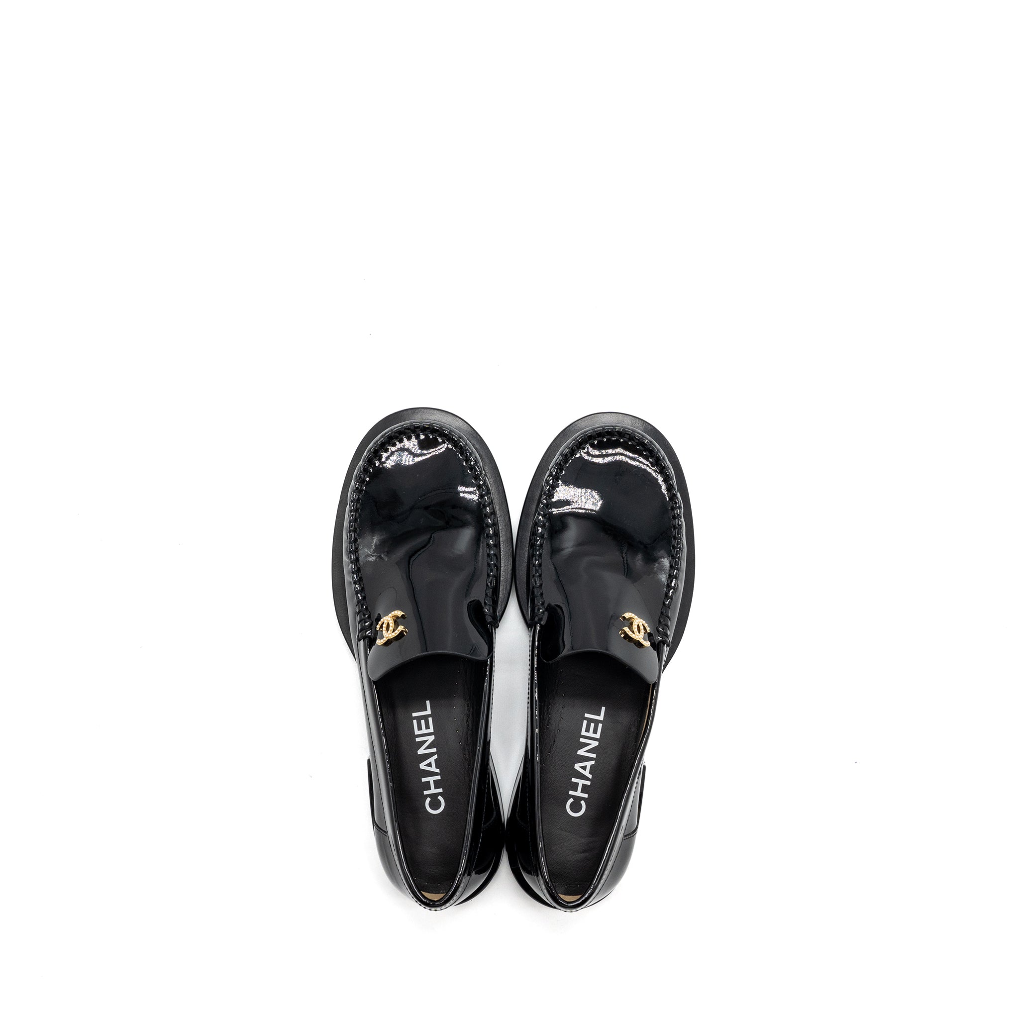 Chanel Size 38.5 CC Logo With Pearl Loafer Patent Black
