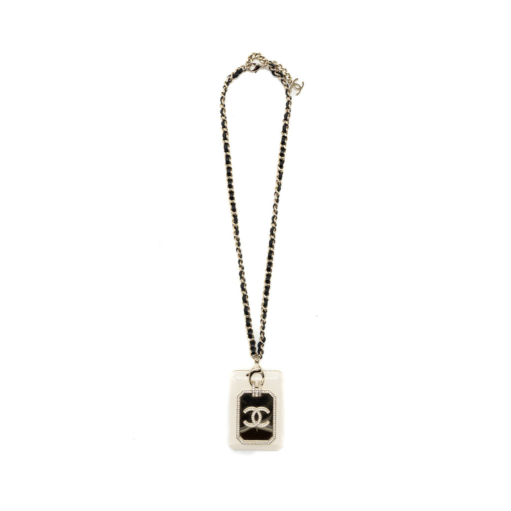 Chanel 21A Long Necklace Card Holder Leather Chain White L