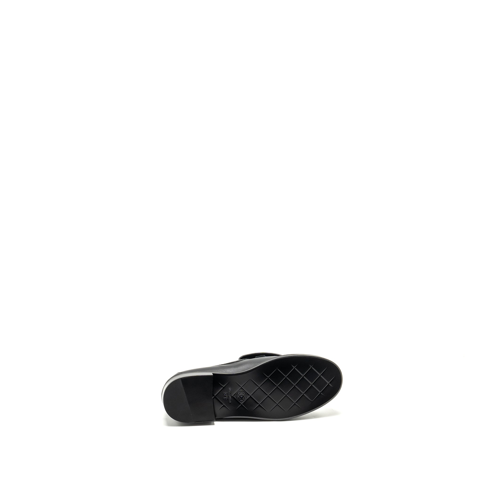 Chanel Size 37 CC Turnlock Loafers Quilted Leather Black L