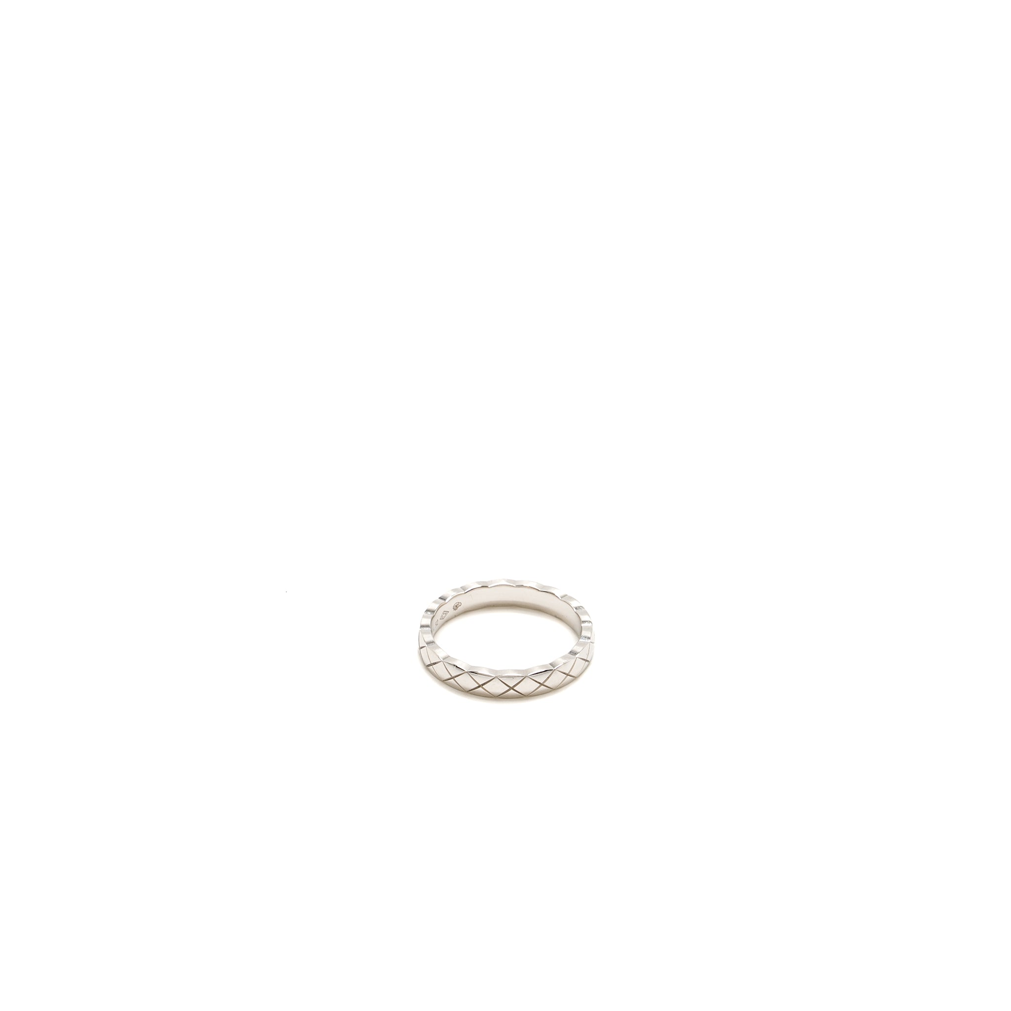 CHANEL Size 52 Coco Crush Ring, Mini Version Quilted Motif White Gold
