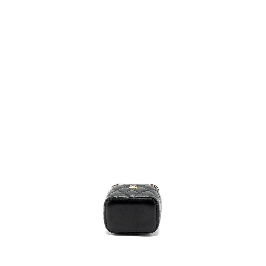 Chanel pearl crush mini vanity with chain lambskin black