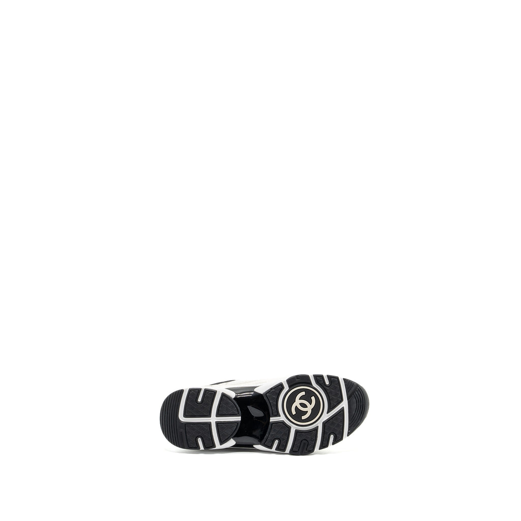 Chanel size 37 CC logo trainer / sneakers black / white