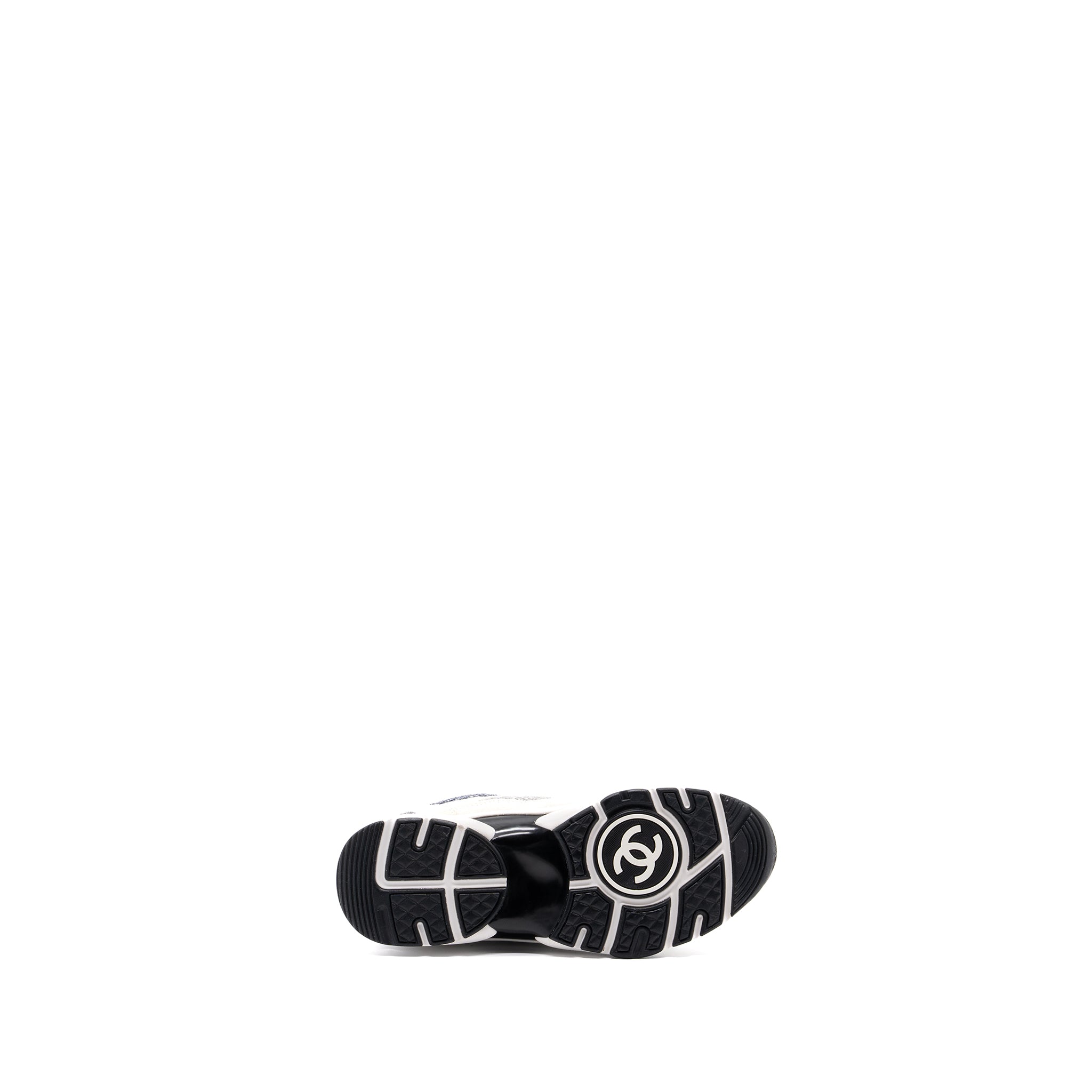 Chanel size 37 CC logo sneakers suede leather / fabric light grey