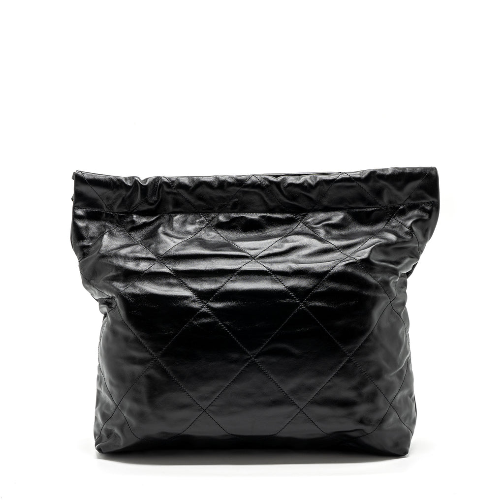 Chanel medium 22 bag shiny calfskin black  (Microchip)