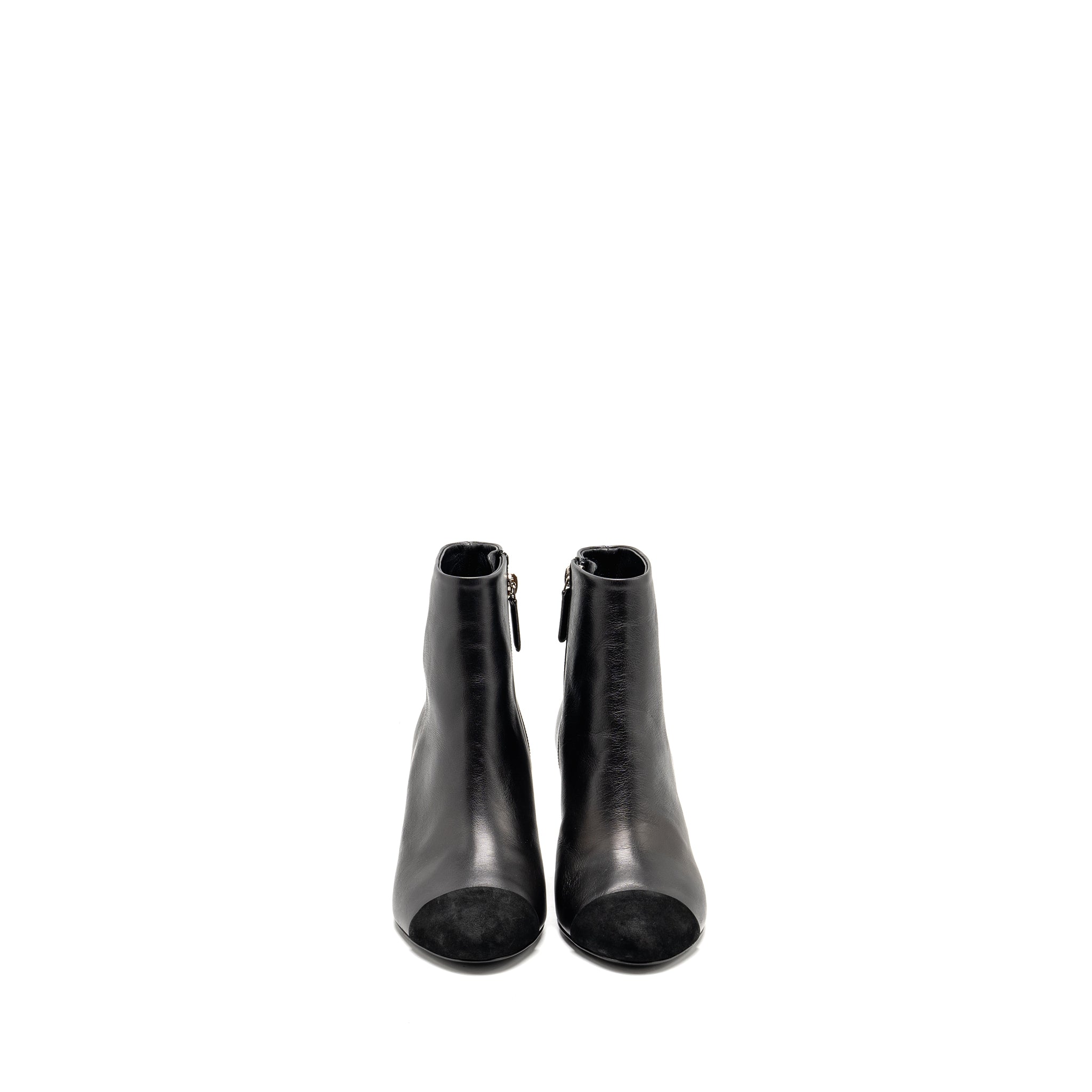 Chanel Size 37 Interlocking Boots Letter/Pearl Leather Black