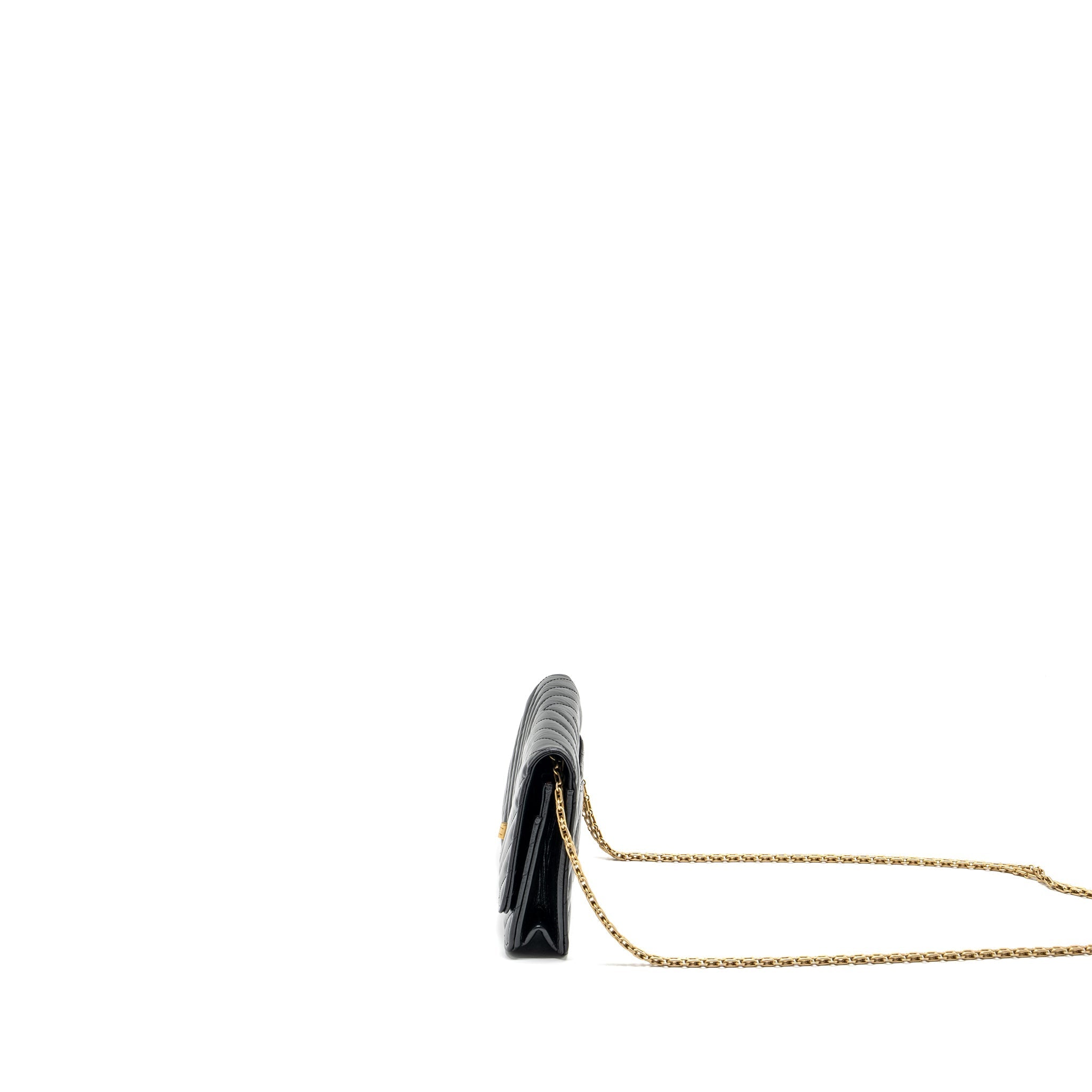 Chanel Chevron 2.55 reissue wallet on Chain aged calfskin black  (microchip)