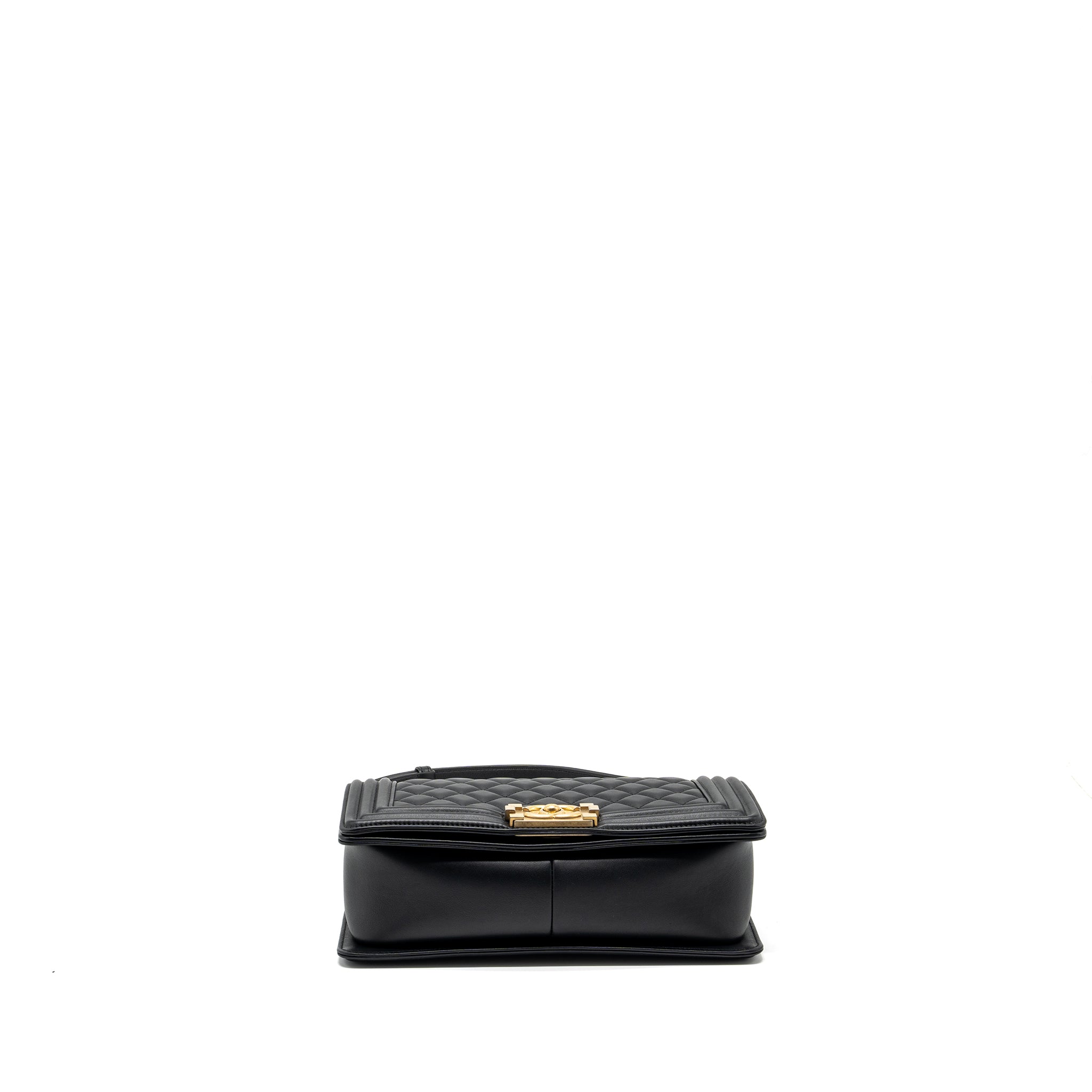 Chanel medium boy bag smooth calfskin black