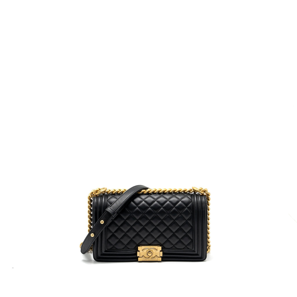 Chanel medium boy bag smooth calfskin black