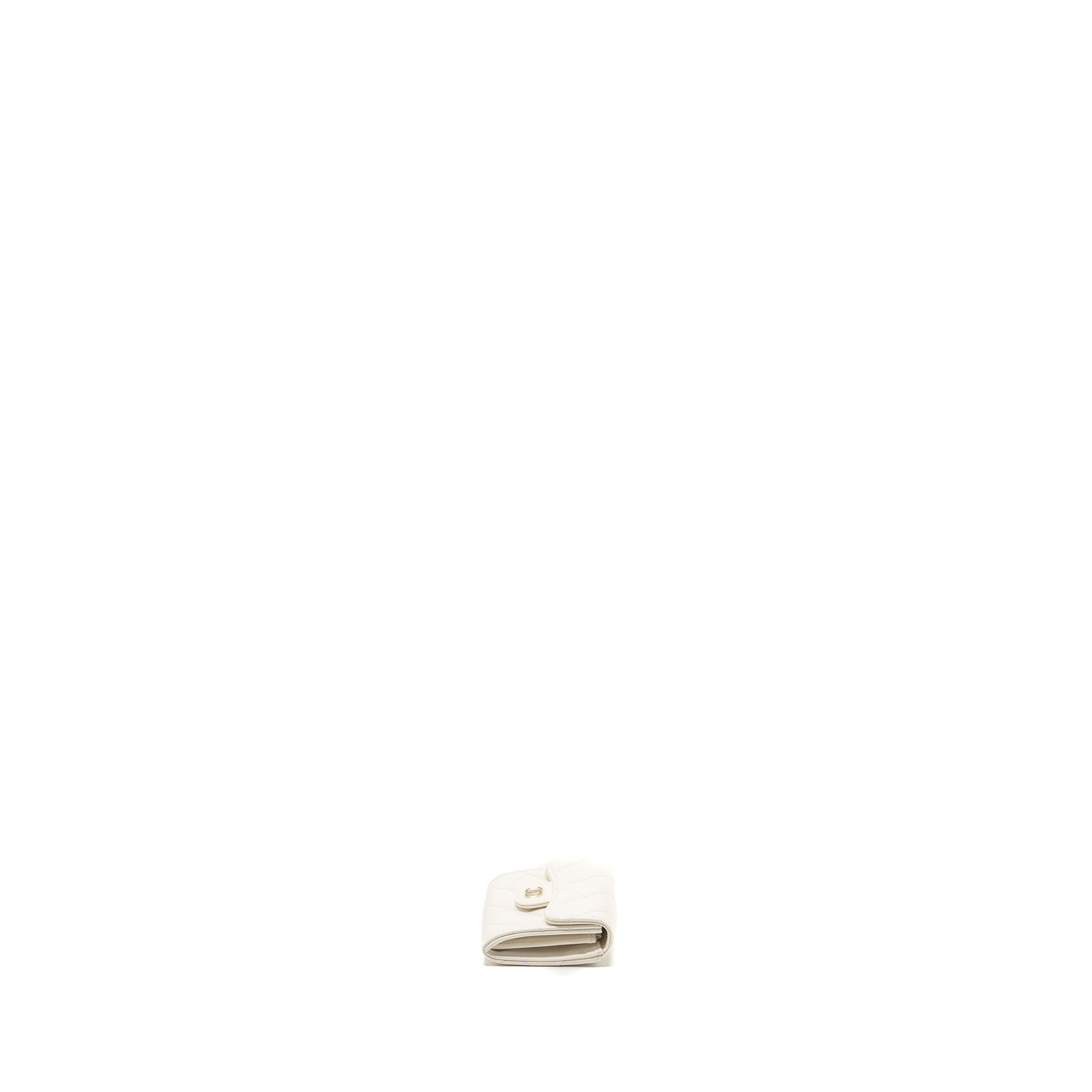 Chanel Classic Flap Card Holder Caviar White L (microchip)