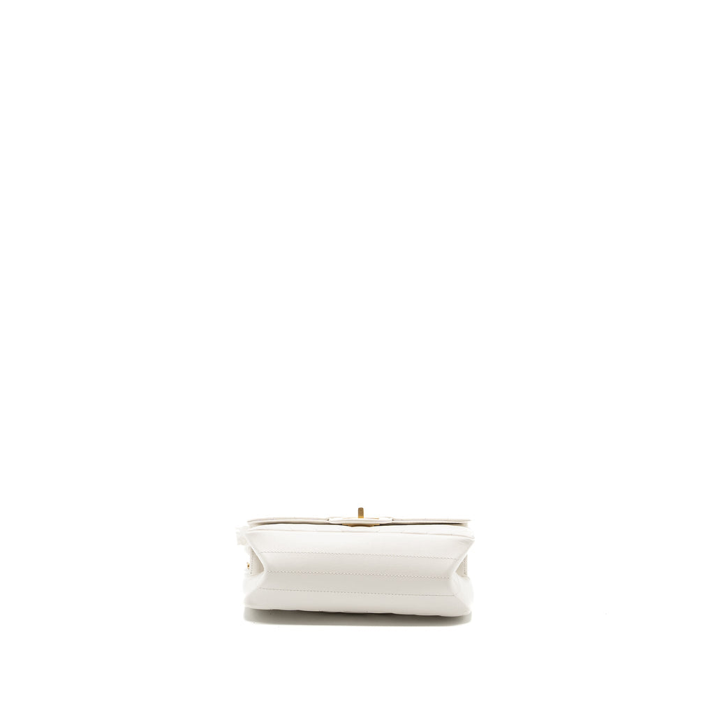 Chanel mini chevron 2.55 reissue flap bag calfskin white  (microchip)
