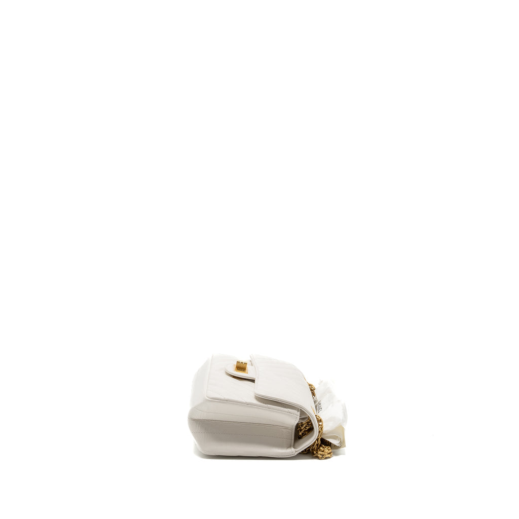 Chanel mini chevron 2.55 reissue flap bag calfskin white  (microchip)