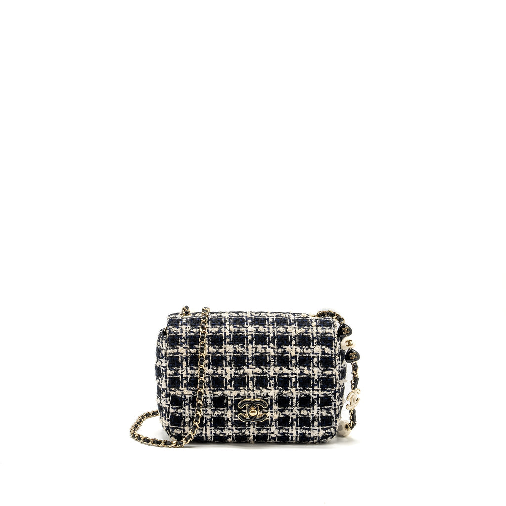 Chanel Mini Flap Bag with Detailed Chain Tweed Black/White L (Microchip)
