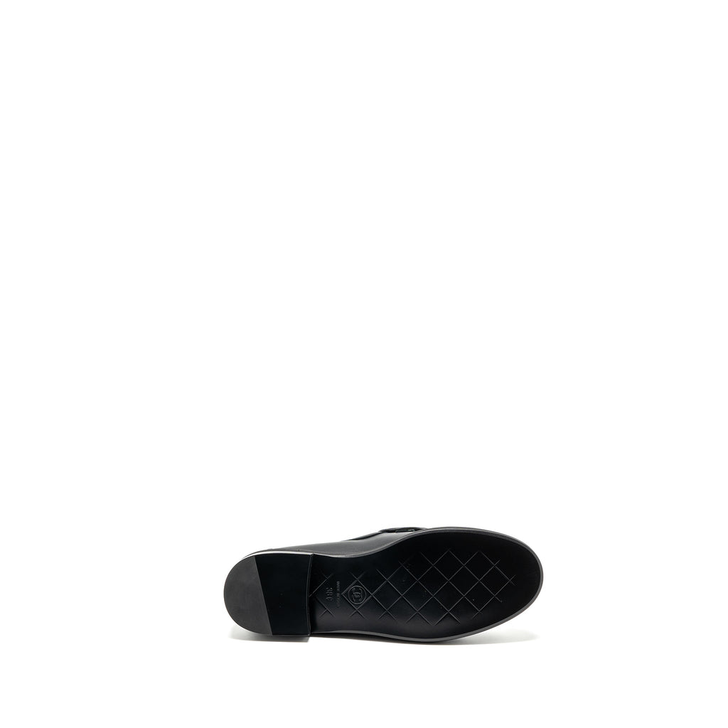 Chanel size 38 Quilted CC logo loafer black L