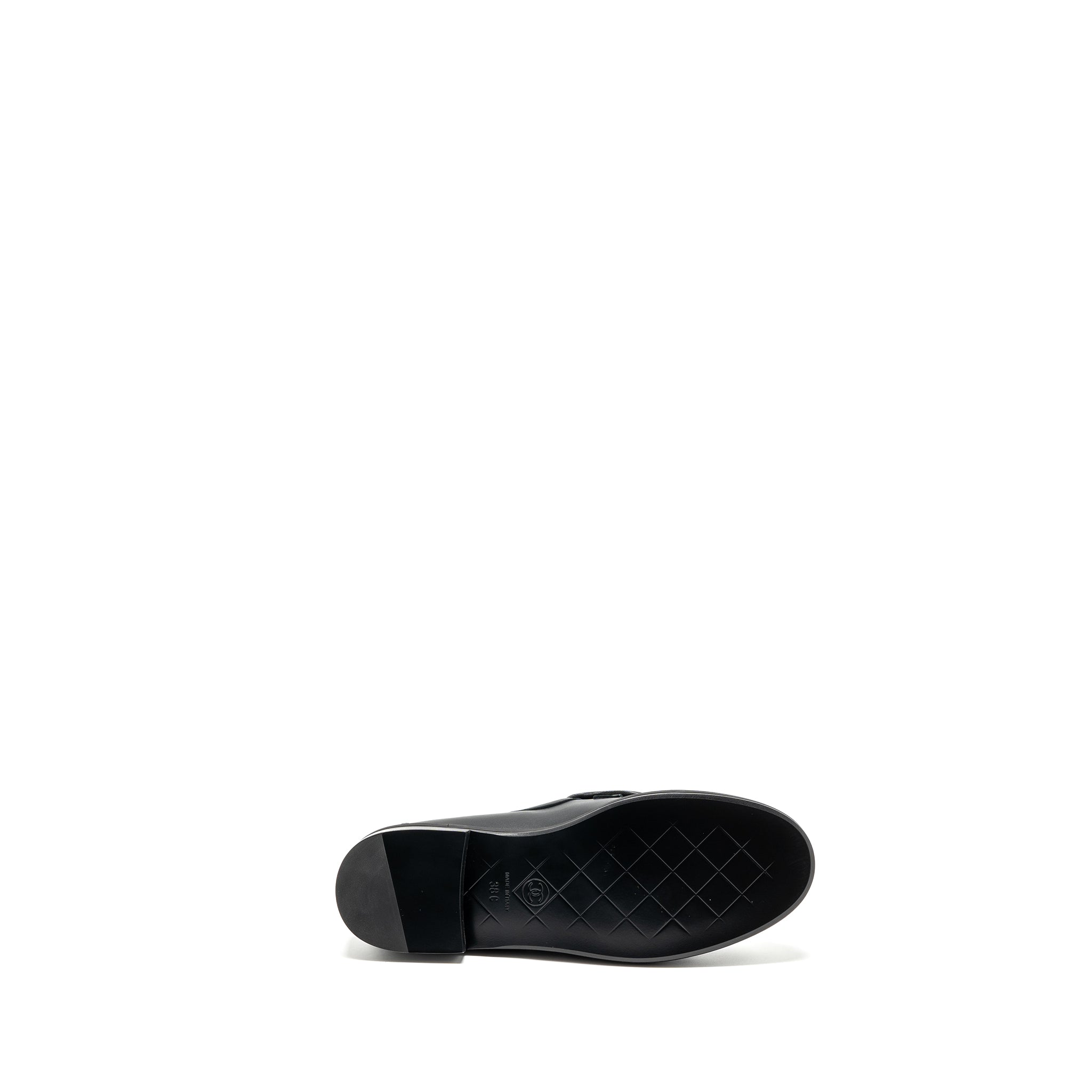 Chanel size 38 Quilted CC logo loafer black L