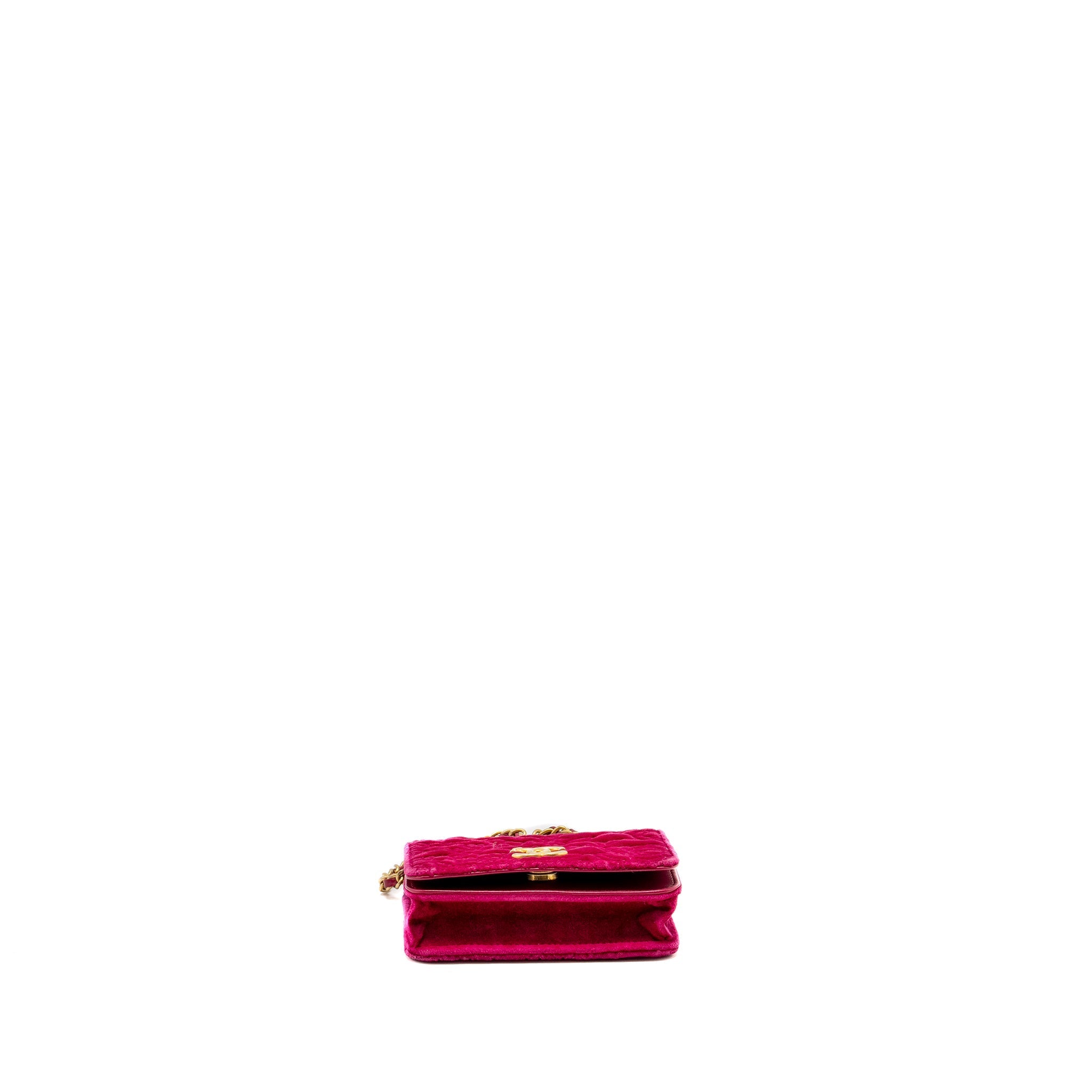 Chanel 21A mini Camelia Flap Bag Velvet Fushia