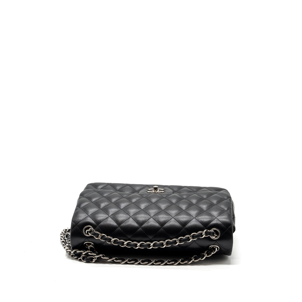Chanel Jumbo Classic Double Flap Lambskin Black