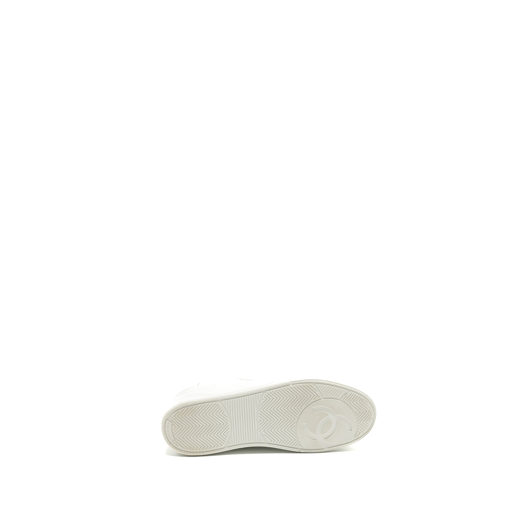 Chanel 23a Size 38 Sneaker/Trainer Calfskin White