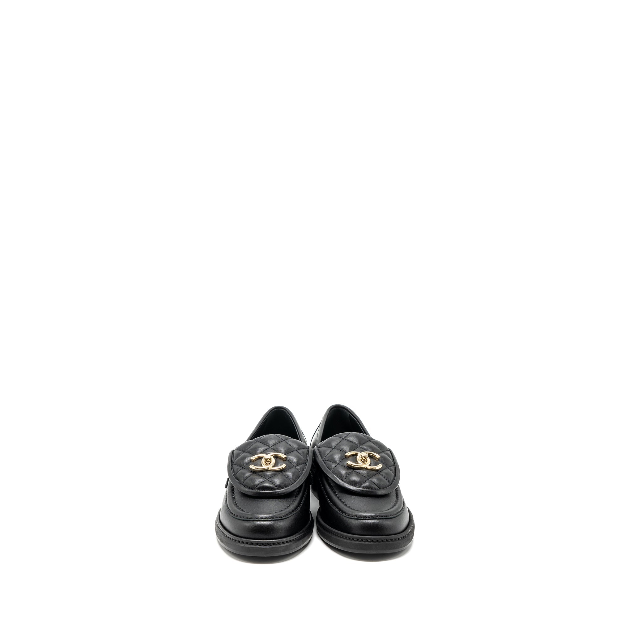 Chanel size 38 Quilted CC logo loafer black L