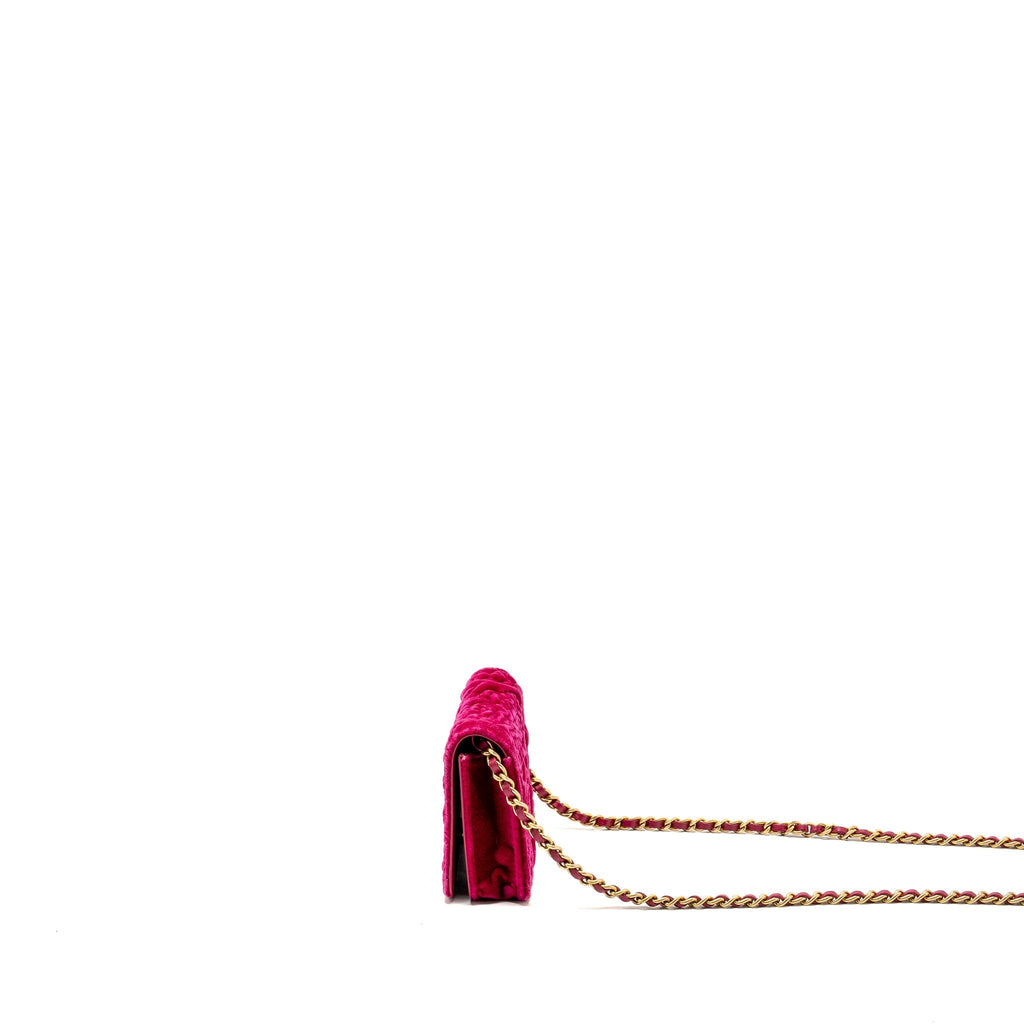 Chanel 21A mini Camelia Flap Bag Velvet Fushia